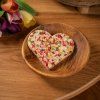 bile velke srdce jankovo cokolada lyofilizovana jahoda malina pistacie 80g cokoladovna janek